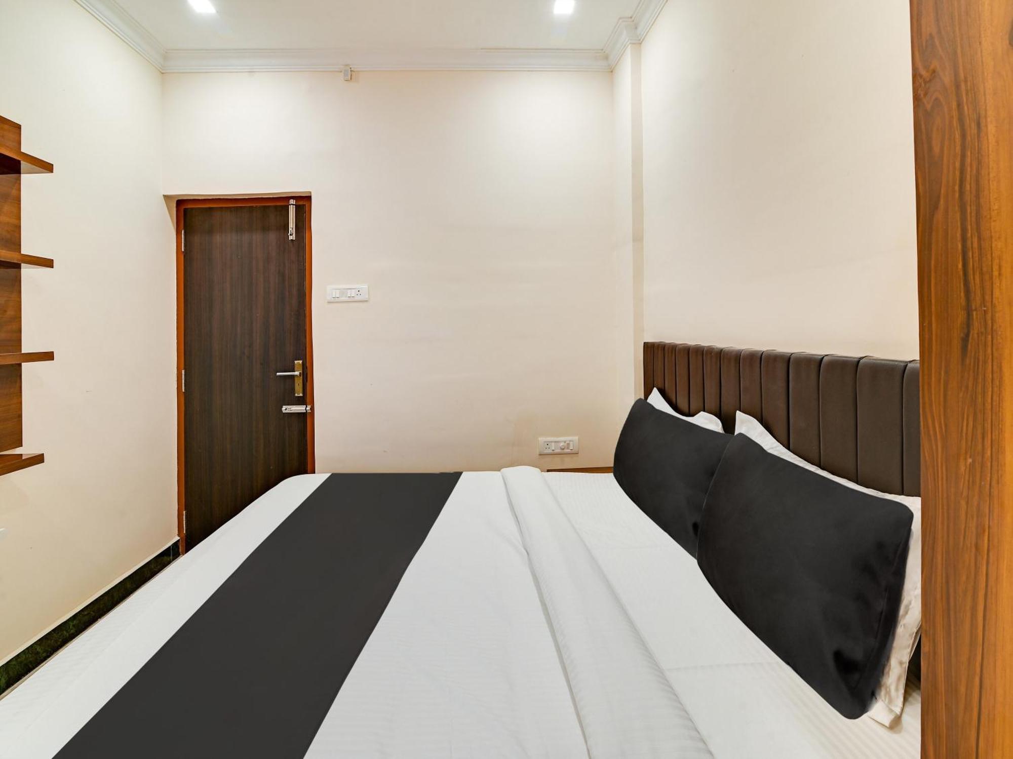 Hotel O Rj Royal Inn Vellore Eksteriør billede